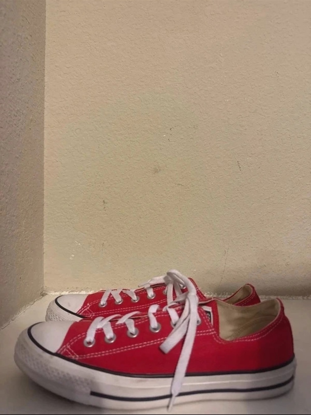 Women’s Low-Top Canvas Sneakers in Red - Classic Lace-Up